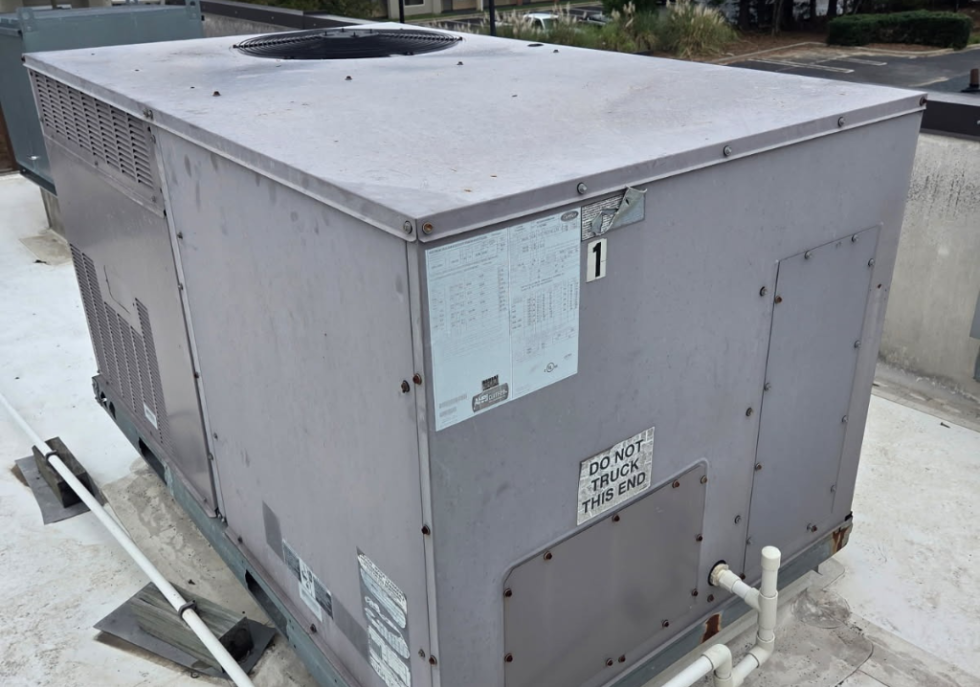 Commercial rooftop AC repair service